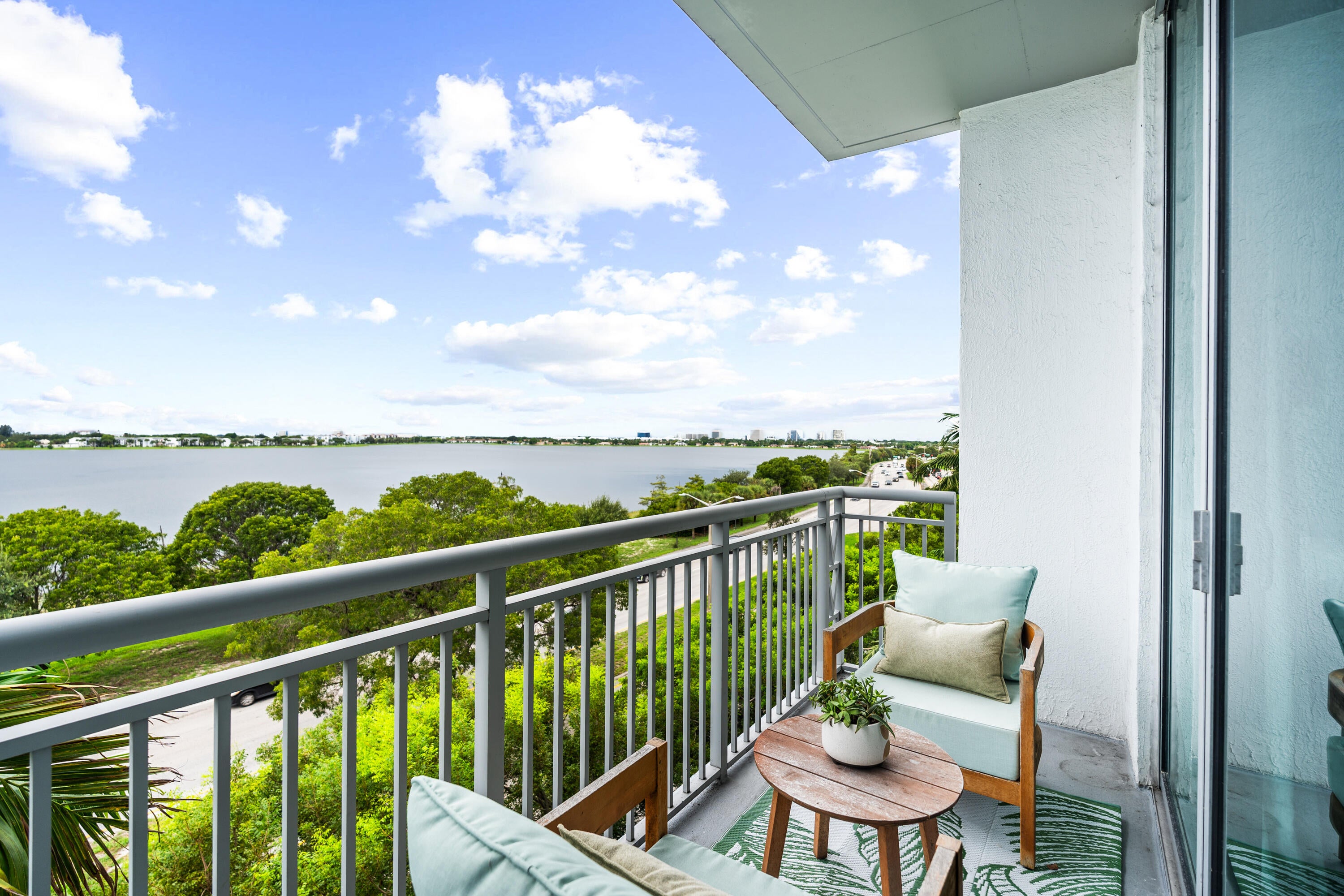 View photos, virtual tours, details... 300 S Australian Avenue Unit 425