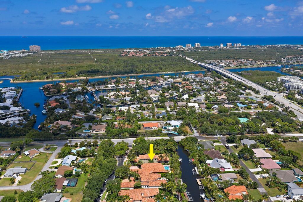 Photo of 2818 Old Cypress N, Palm Beach Gardens, FL 33410 (MLS # R10960140)