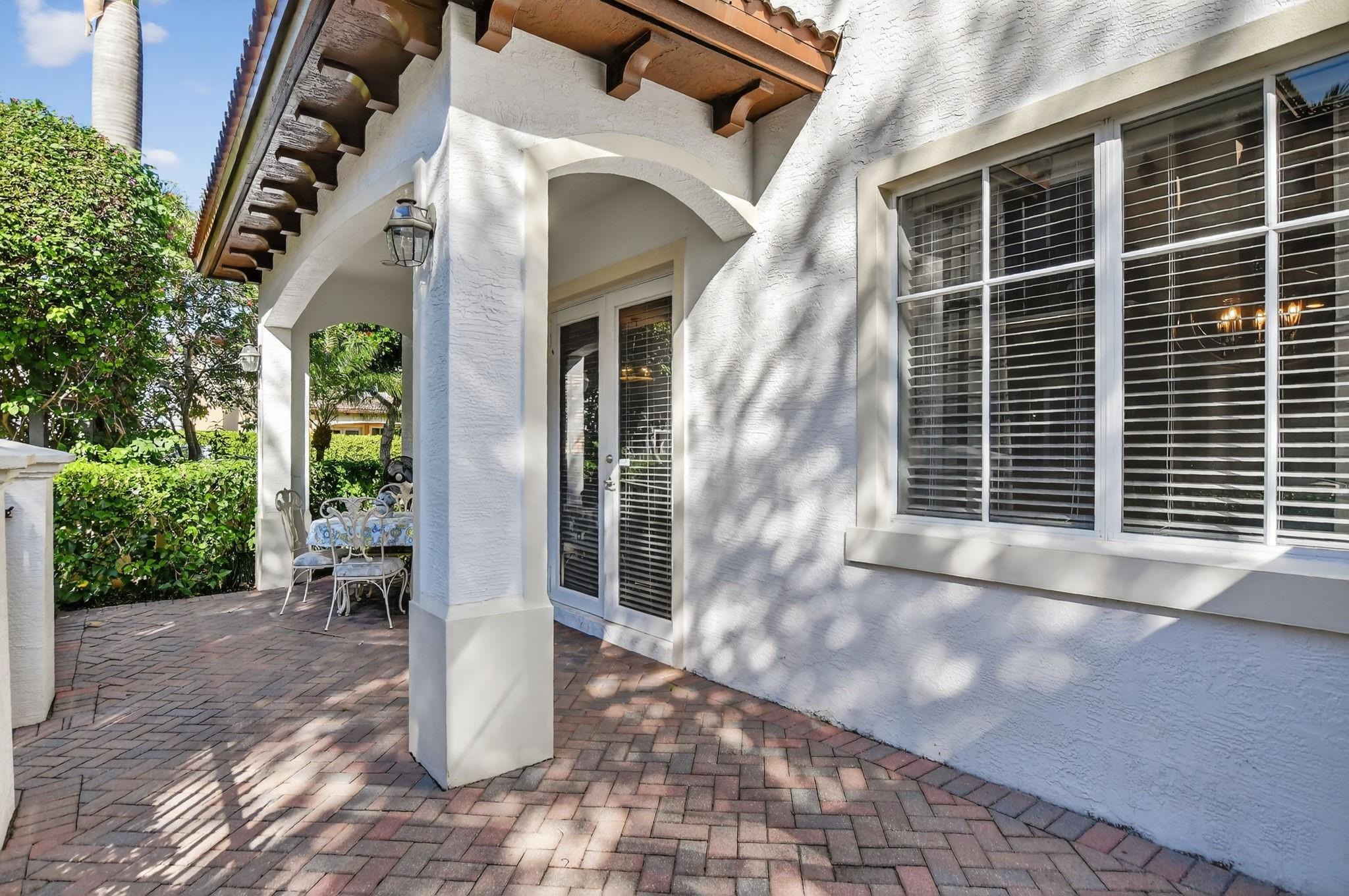 LIBRARY COMMONS - Residential