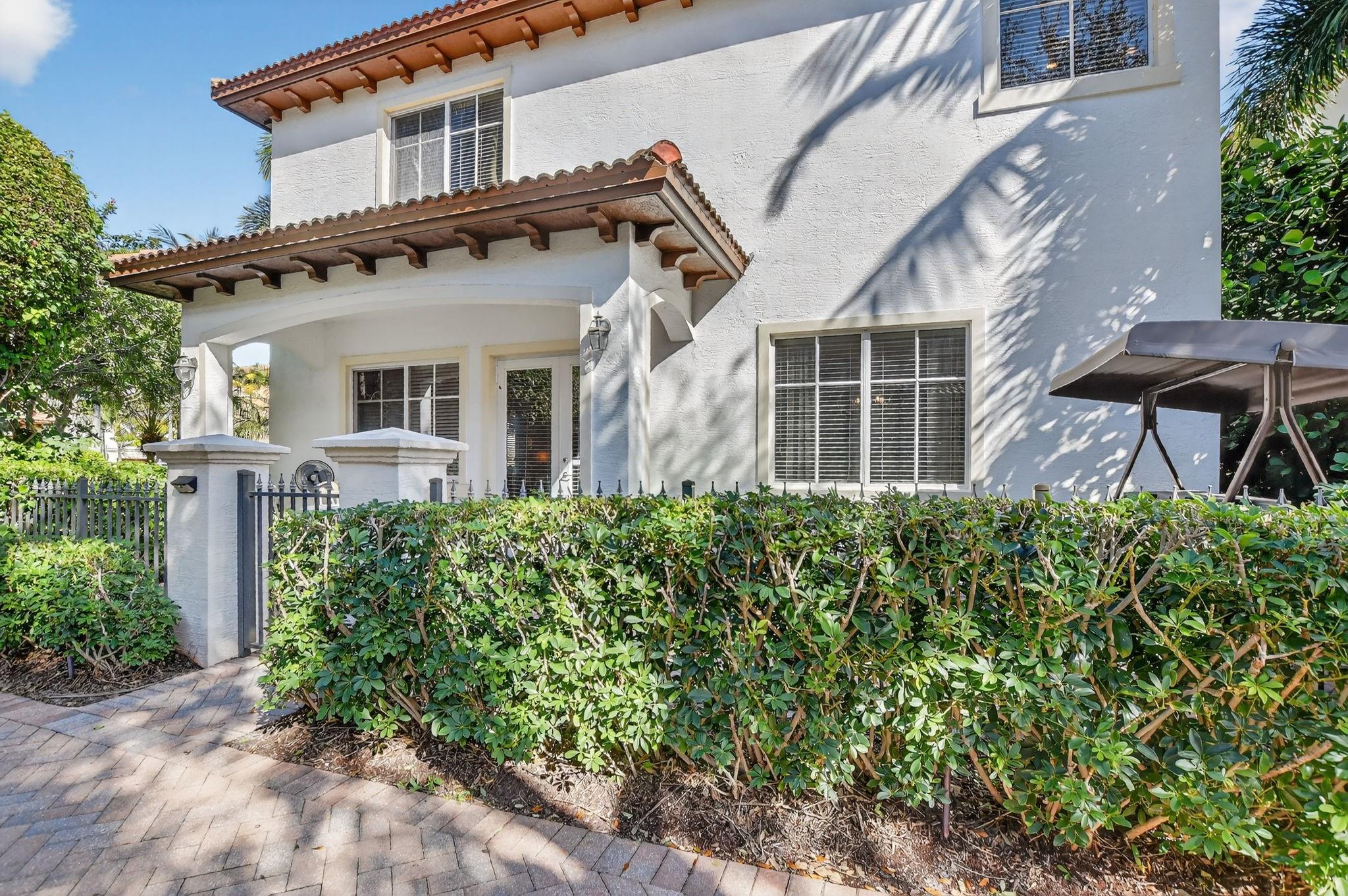 LIBRARY COMMONS - Residential