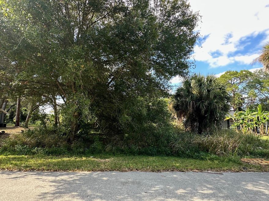 Vacant lot with RM-5 C Zoning in Lakewood Park. Seller Financing offered for qualified buyer.