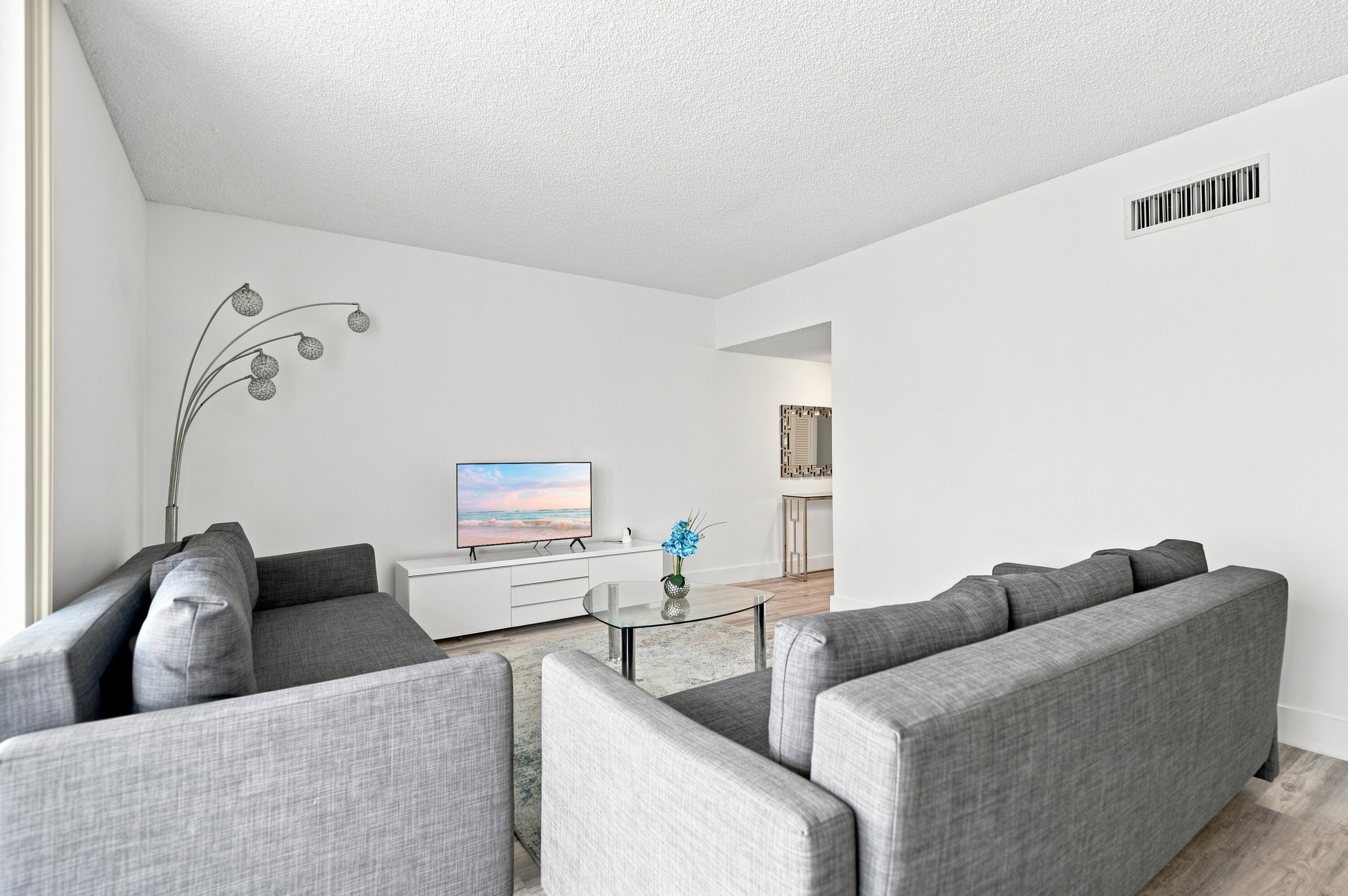 18181 NE 31st Court PH10