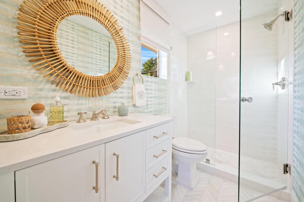 Photo of 2519 NE 8TH Street, Fort Lauderdale, FL 33304 (MLS # B26065643)