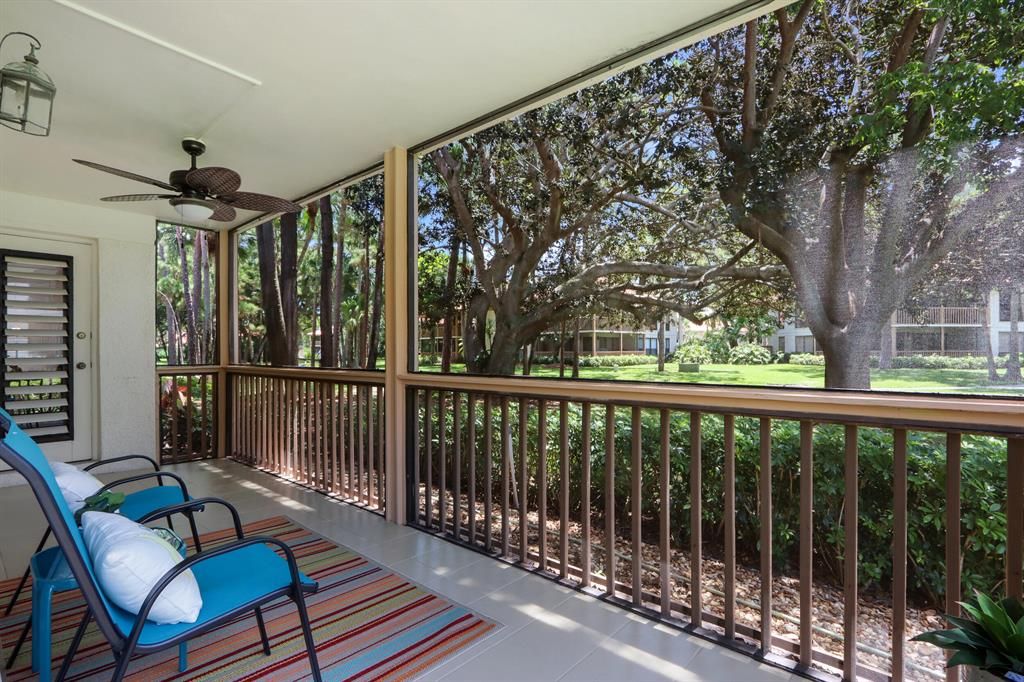 Photo of 125 Brackenwood Road Rd, Palm Beach Gardens, FL 33418 (MLS # R10810589)