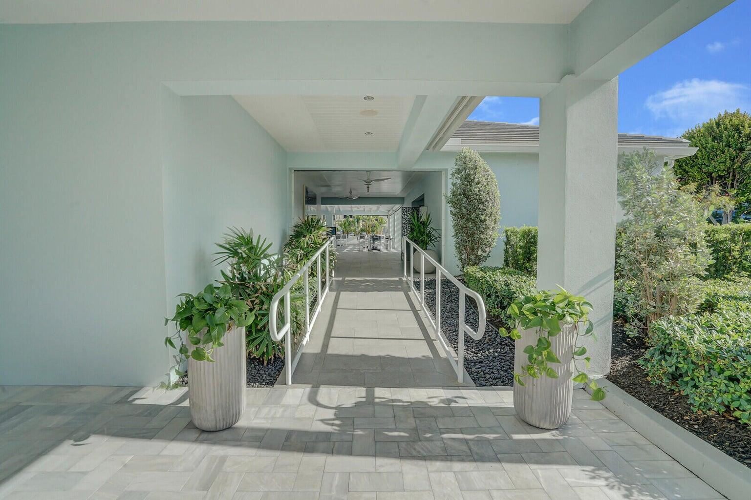 YACHT & RACQUET CLUB OF BOCA RATON CONDO - Residential