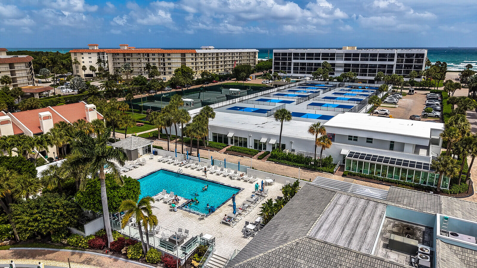 YACHT & RACQUET CLUB OF BOCA RATON CONDO - Residential