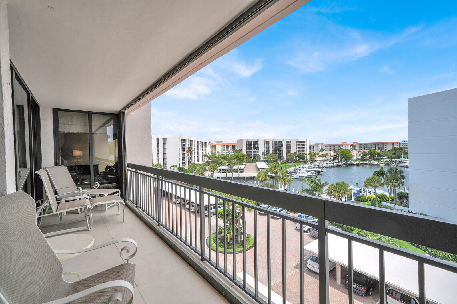 YACHT & RACQUET CLUB OF BOCA RATON CONDO - Residential