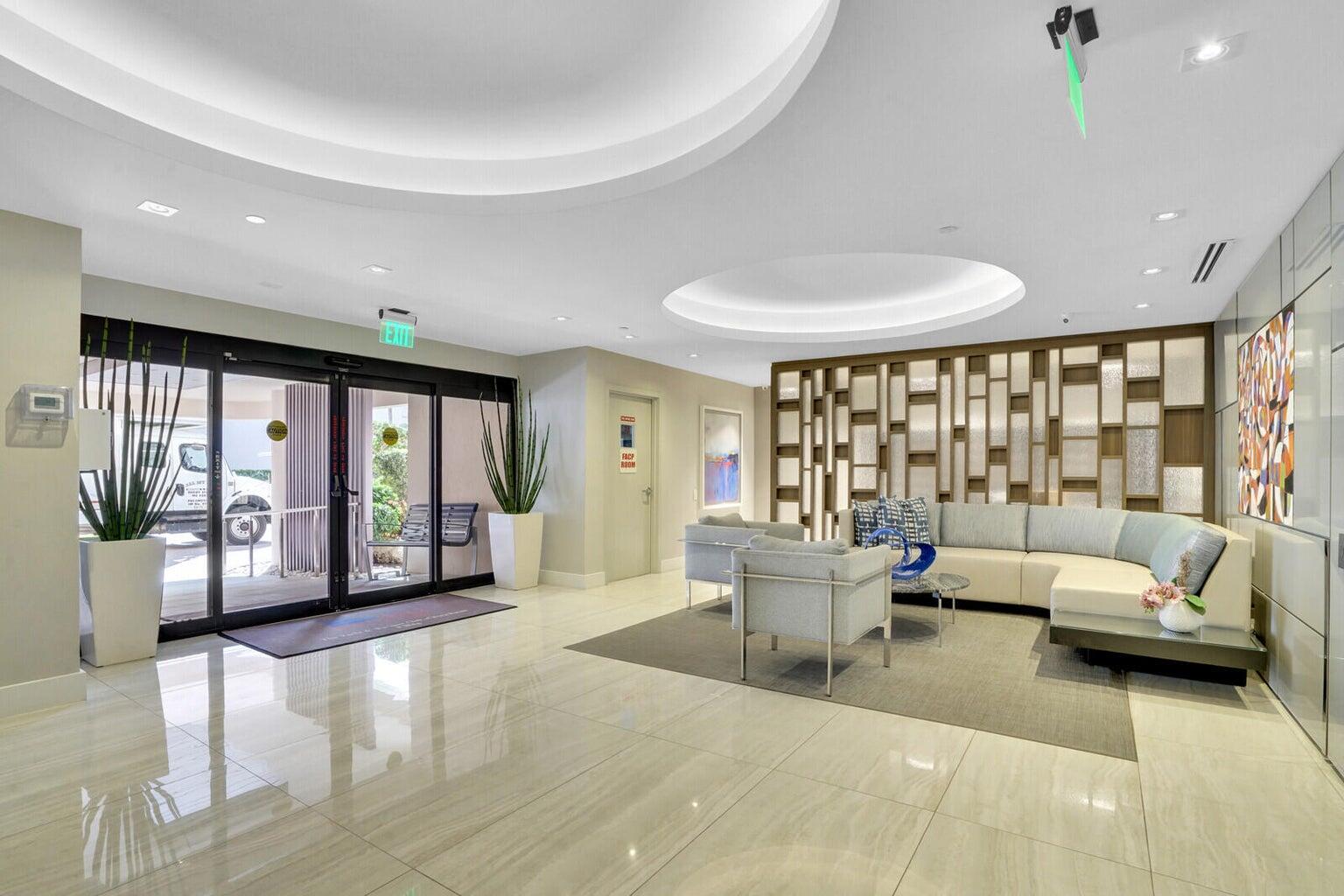 YACHT & RACQUET CLUB OF BOCA RATON CONDO - Residential