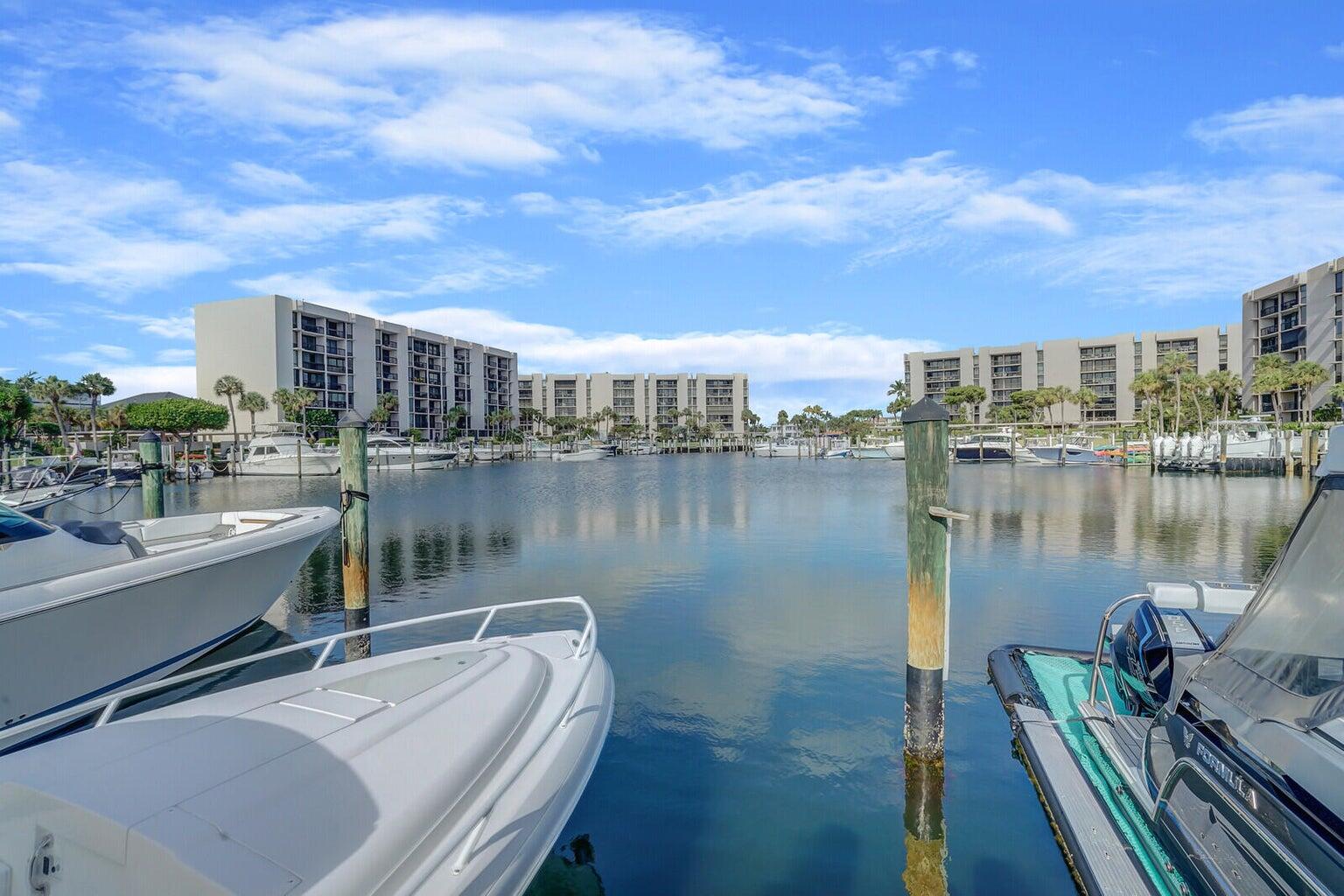 YACHT & RACQUET CLUB OF BOCA RATON CONDO - Residential