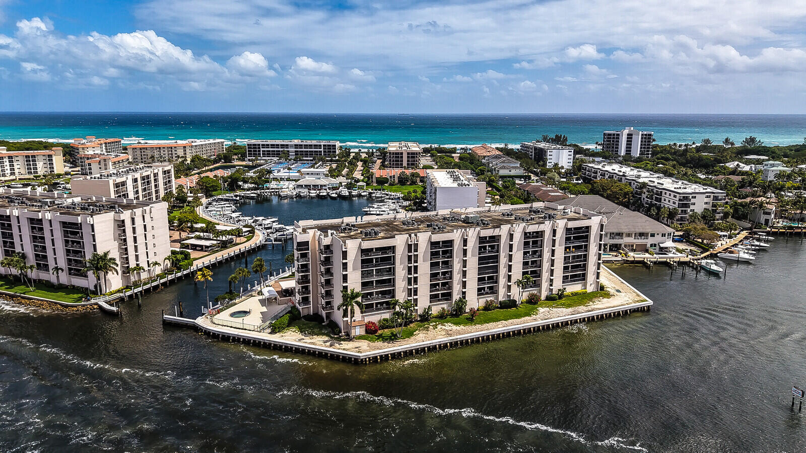 YACHT & RACQUET CLUB OF BOCA RATON CONDO - Residential