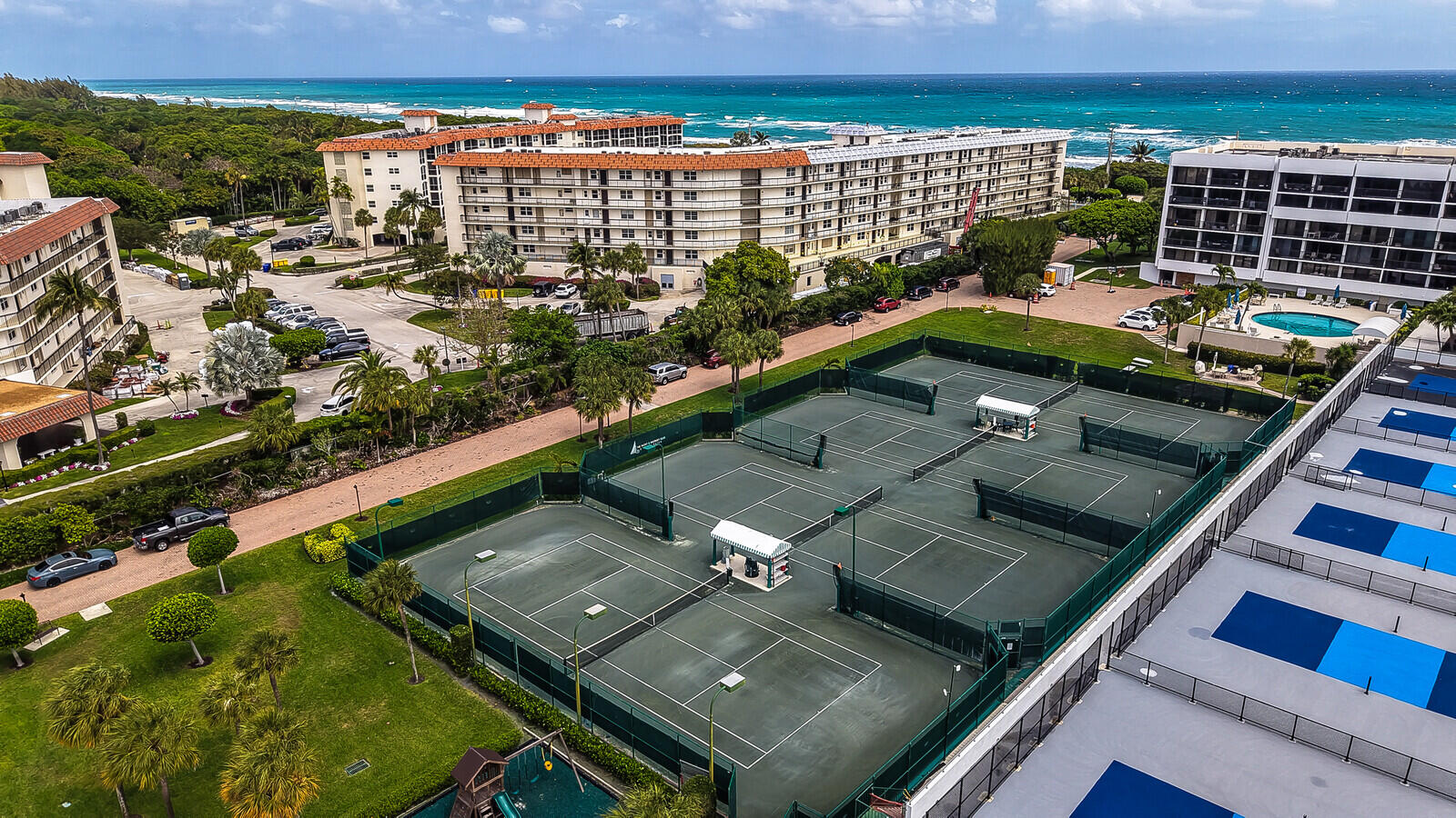 YACHT & RACQUET CLUB OF BOCA RATON CONDO - Residential