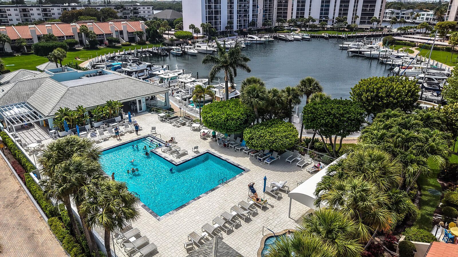 YACHT & RACQUET CLUB OF BOCA RATON CONDO - Residential