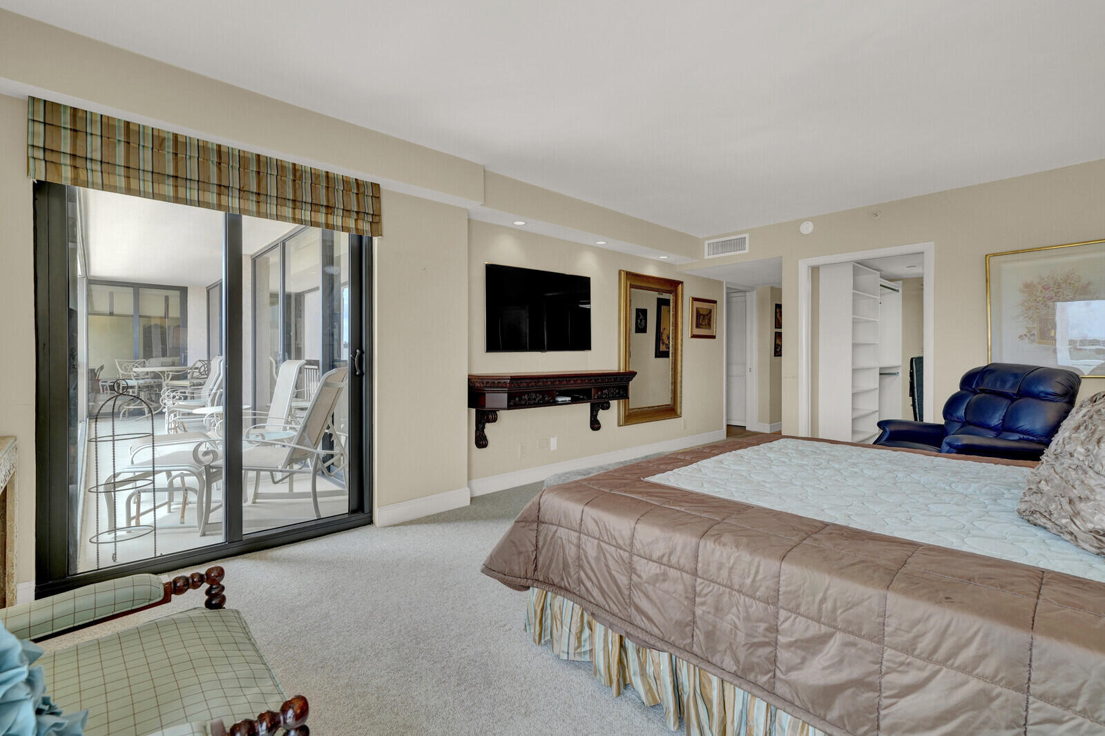 YACHT & RACQUET CLUB OF BOCA RATON CONDO - Residential