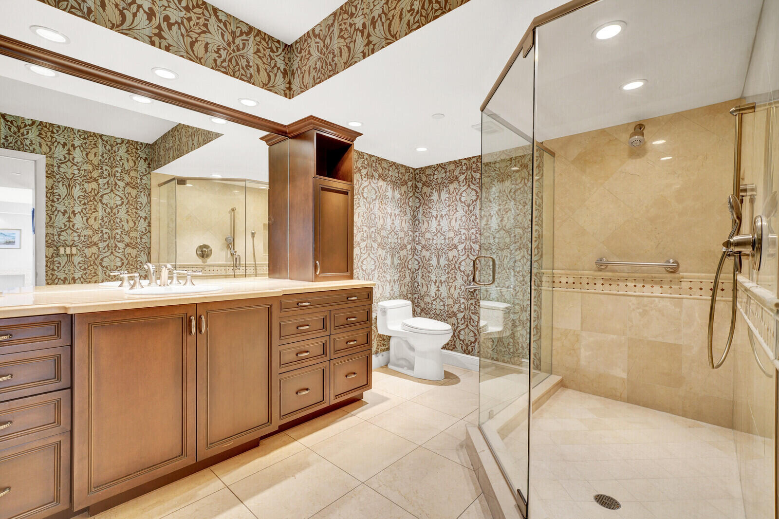 YACHT & RACQUET CLUB OF BOCA RATON CONDO - Residential