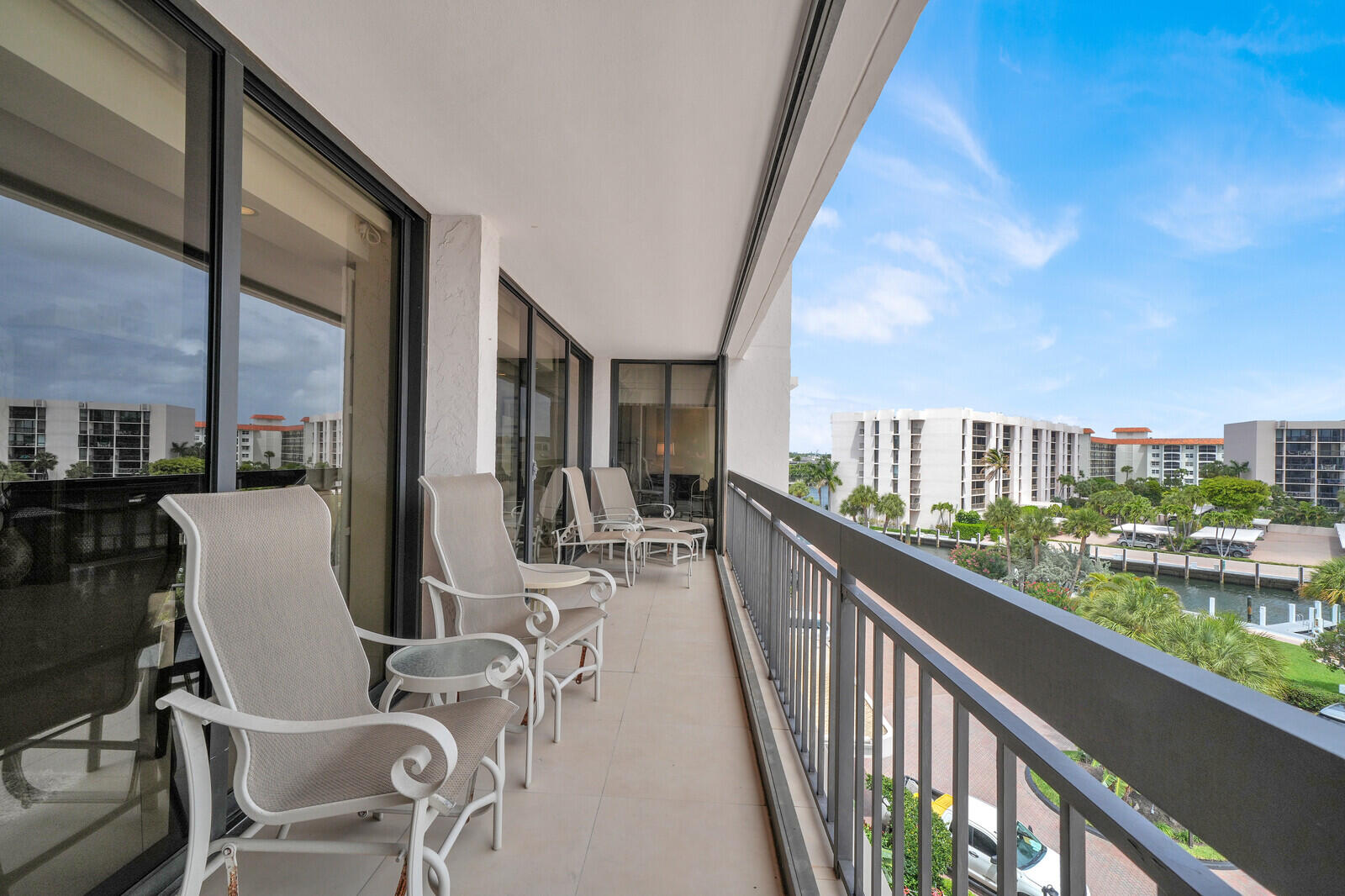 YACHT & RACQUET CLUB OF BOCA RATON CONDO - Residential