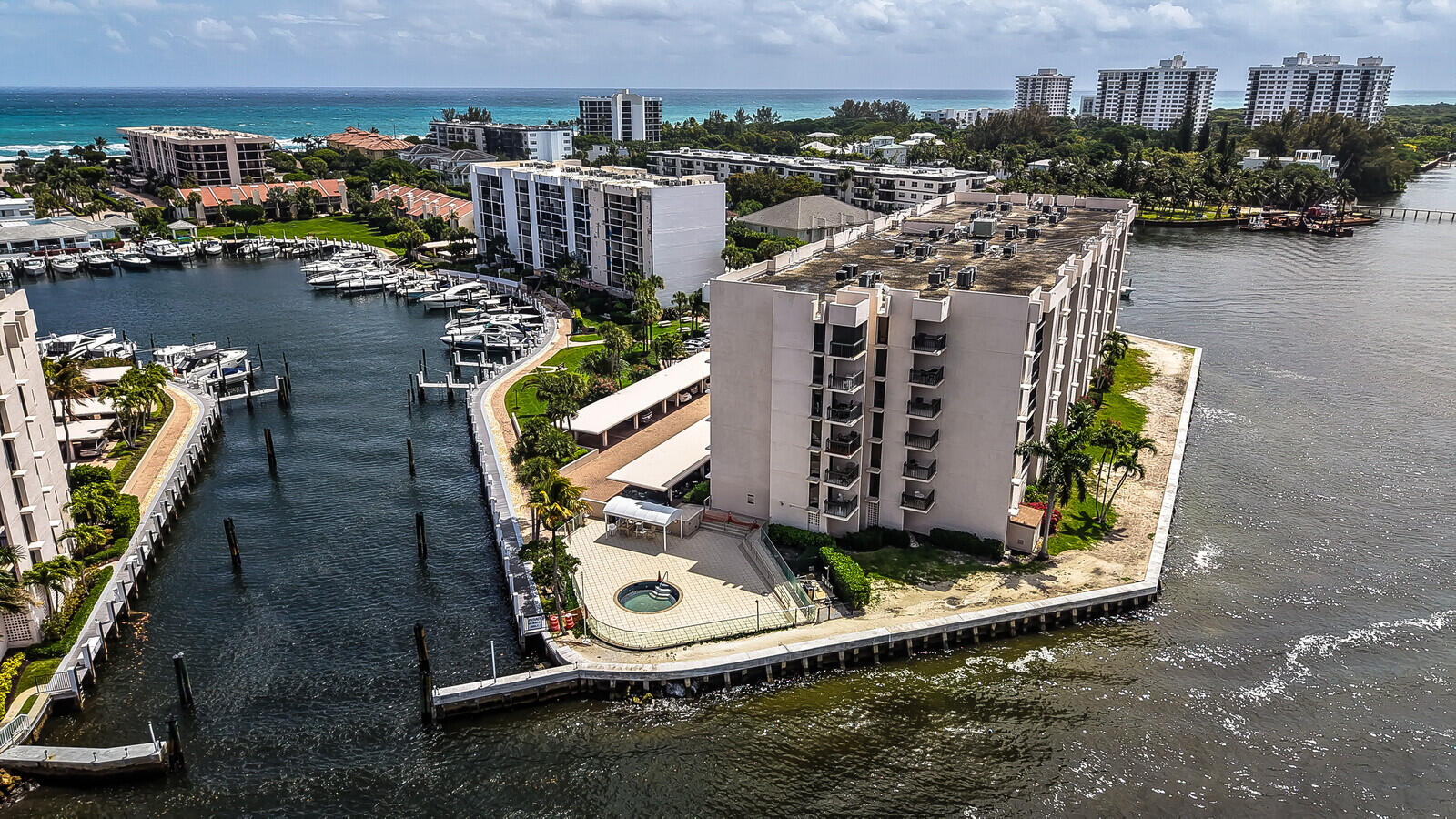 YACHT & RACQUET CLUB OF BOCA RATON CONDO - Residential