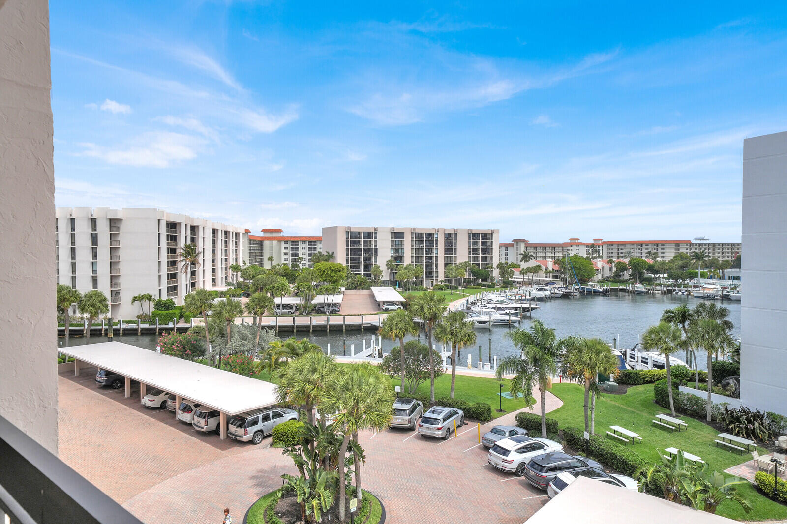 YACHT & RACQUET CLUB OF BOCA RATON CONDO - Residential