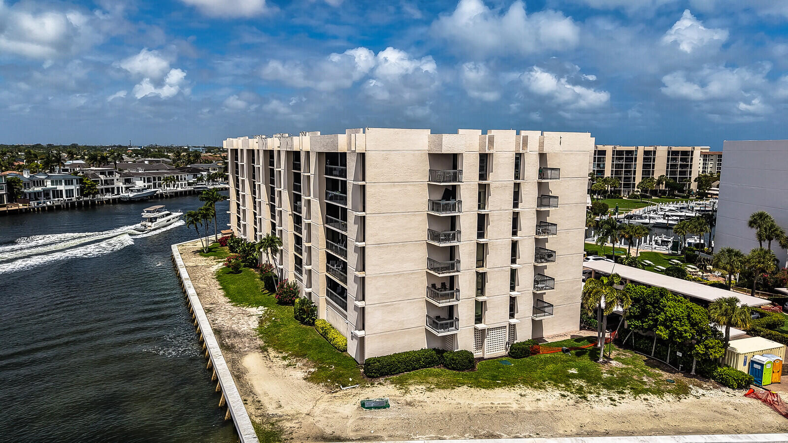 YACHT & RACQUET CLUB OF BOCA RATON CONDO - Residential