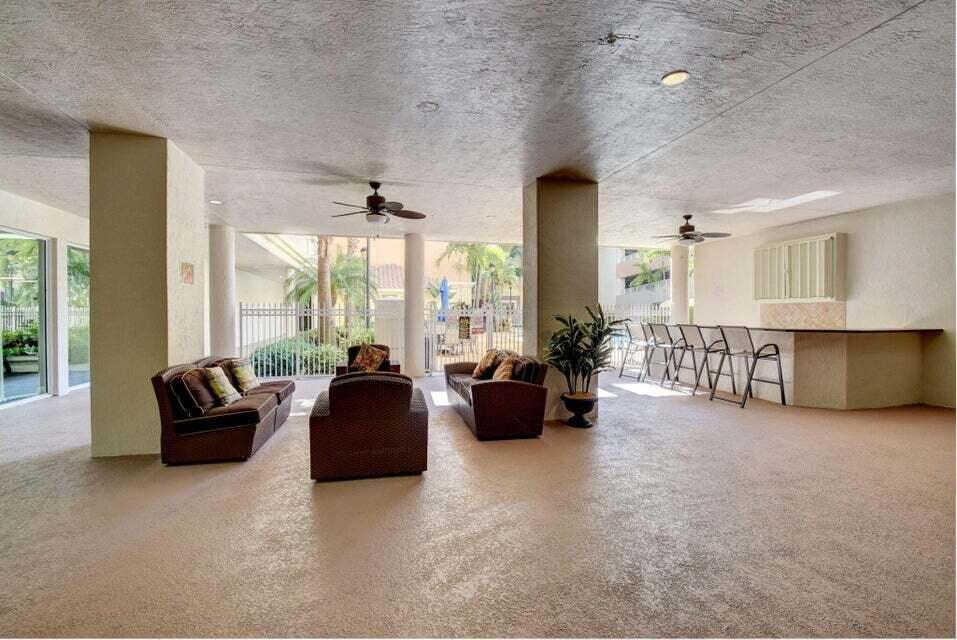 VIZCAYA LAKES CONDO - Residential Lease