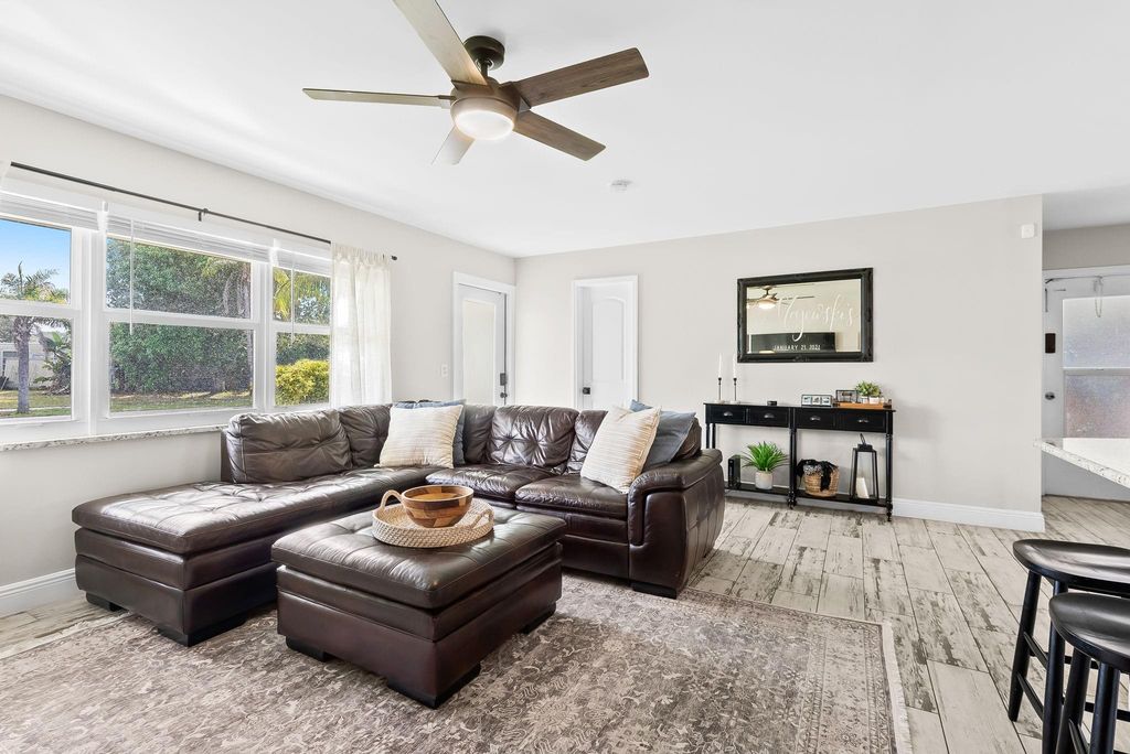 Photo of 5 SE 11th St, Deerfield Beach, FL 33441 (MLS # F10533090)