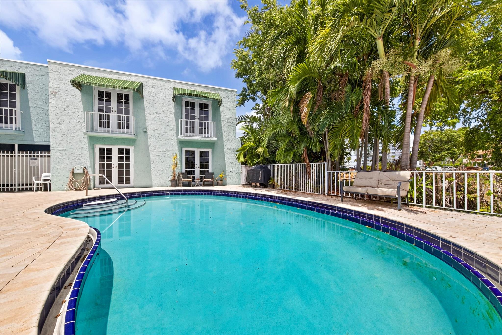2708 NE 14th Street Cswy 2