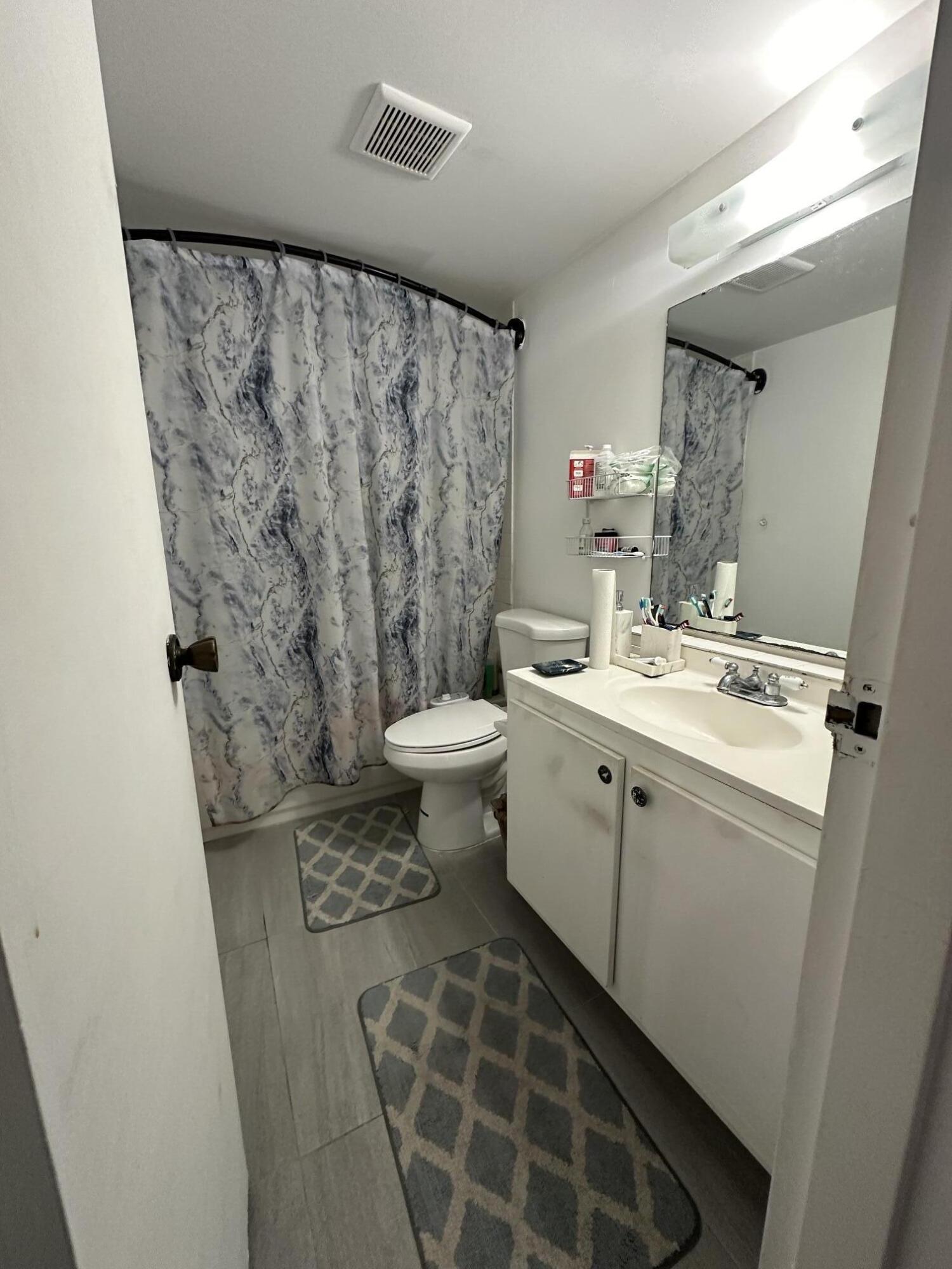 SANDS POINT CONDOMINIUM I - Residential