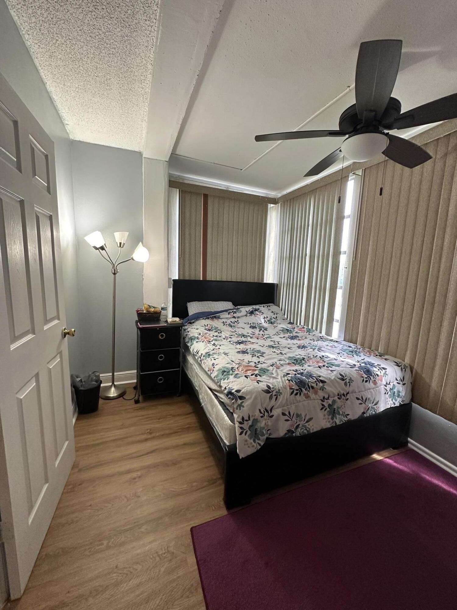 SANDS POINT CONDOMINIUM I - Residential