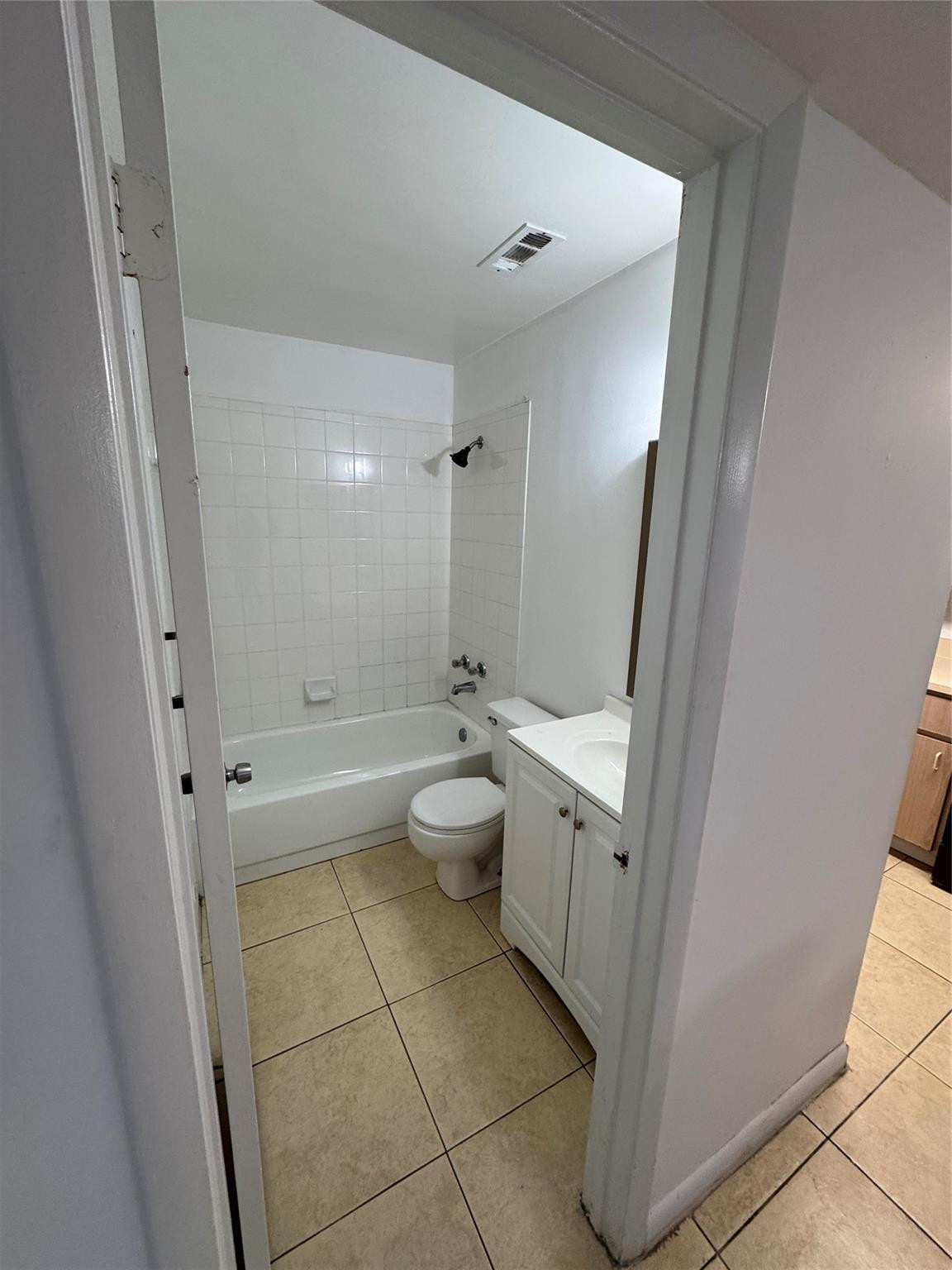 Lakes Of Jacaranda Condo - Residential Lease