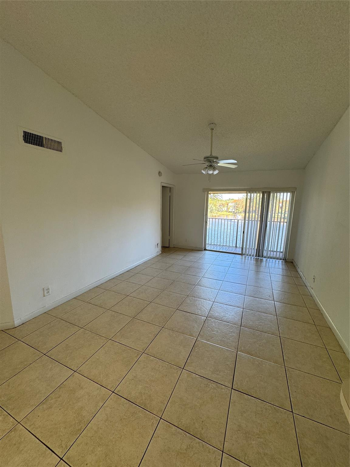 Lakes Of Jacaranda Condo - Residential Lease