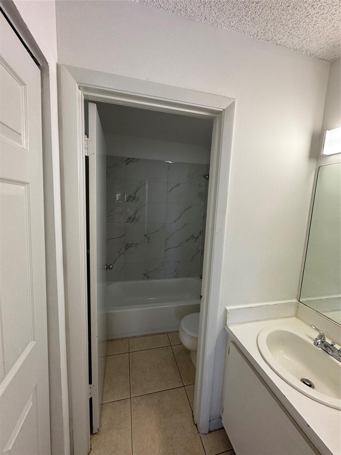 Lakes Of Jacaranda Condo - Residential Lease