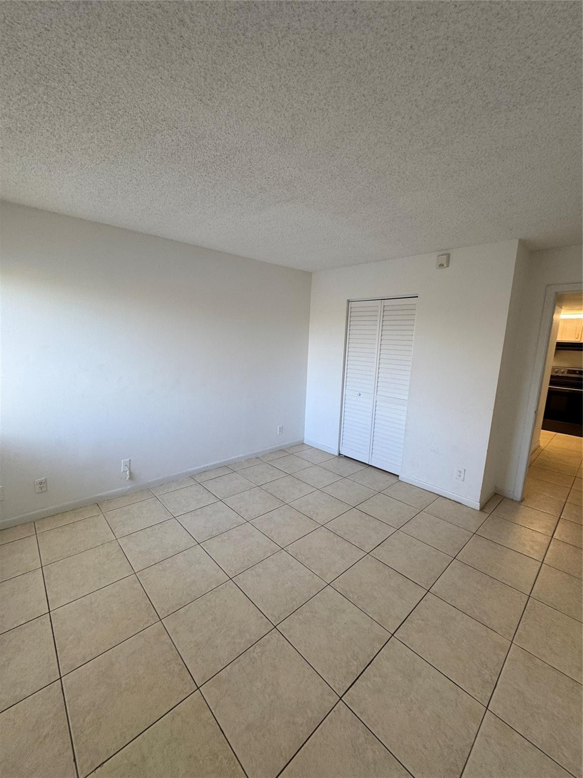 Lakes Of Jacaranda Condo - Residential Lease