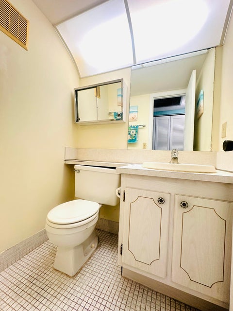 Tiny photo for 162 Grantham E, Deerfield Beach, FL 33442 (MLS # B26083058)