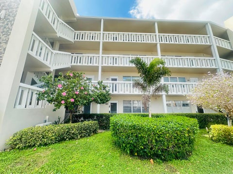 Tiny photo for 162 Grantham E, Deerfield Beach, FL 33442 (MLS # B26083058)