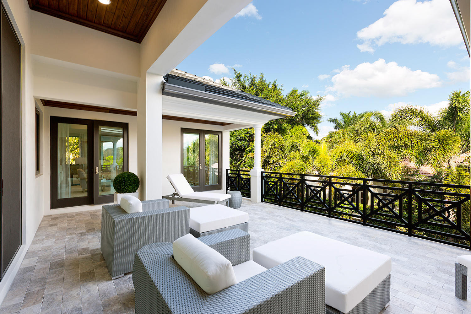 ROYAL PALM YACHT & COUNTRY CLUB - Residential