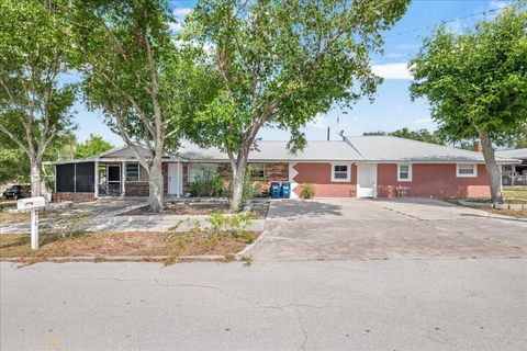 Photo of 216 Micco Avenue, Sebring, FL 33870 (MLS # B26036736)