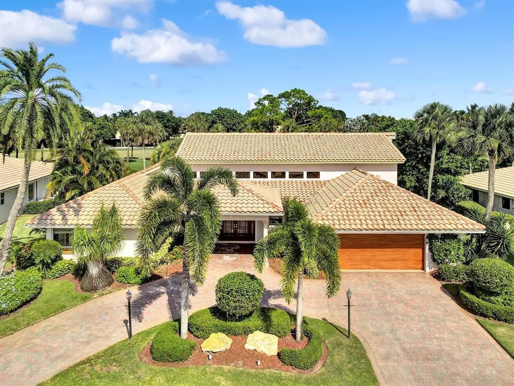 Photo of 16694 Ironwood Drive, Delray Beach, FL 33445 (MLS # R10739554)