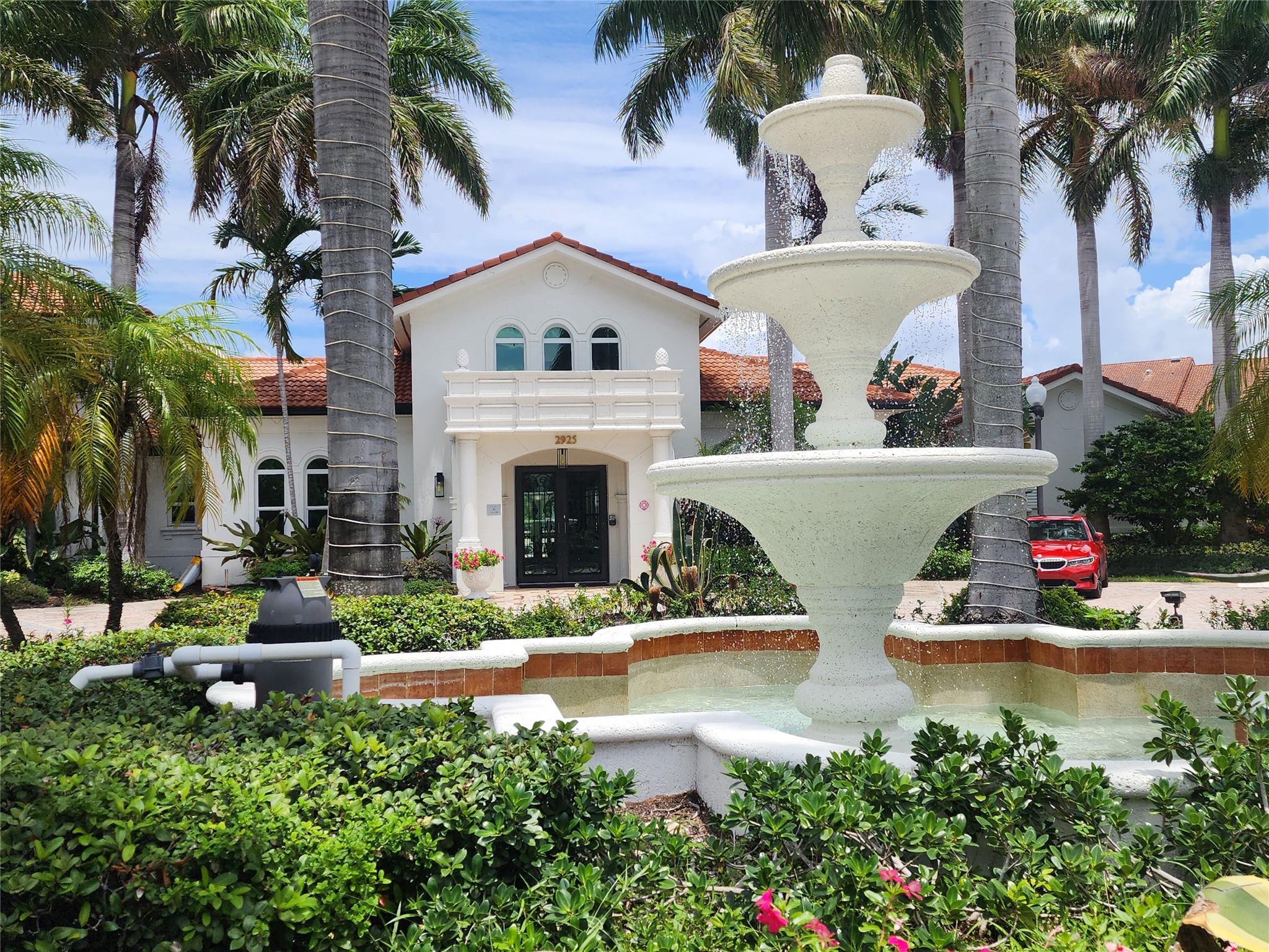 Clean, freshly painted, 3rd floor, vaulted ceilings, all tile, with patio and full-size washer and dryer in the laundry room in the apartment No elevator. Please no pets. PGT (impact) windows and a balcony sliding door were installed. Gated community Mirabella Villas offers pool with the jacuzzi and BBQ area, overlooking the lake. There is a racquetball/basketball court and gym next door, outdoor playground, and pool table in
club house. Mirabella Villas is couple of minutes away from the beach, restaurants and shopping places. Also, 5min south ride to Atlantic Avenue, were are many galleries, restaurants, shops and bars are.
Tenant's insurance required.