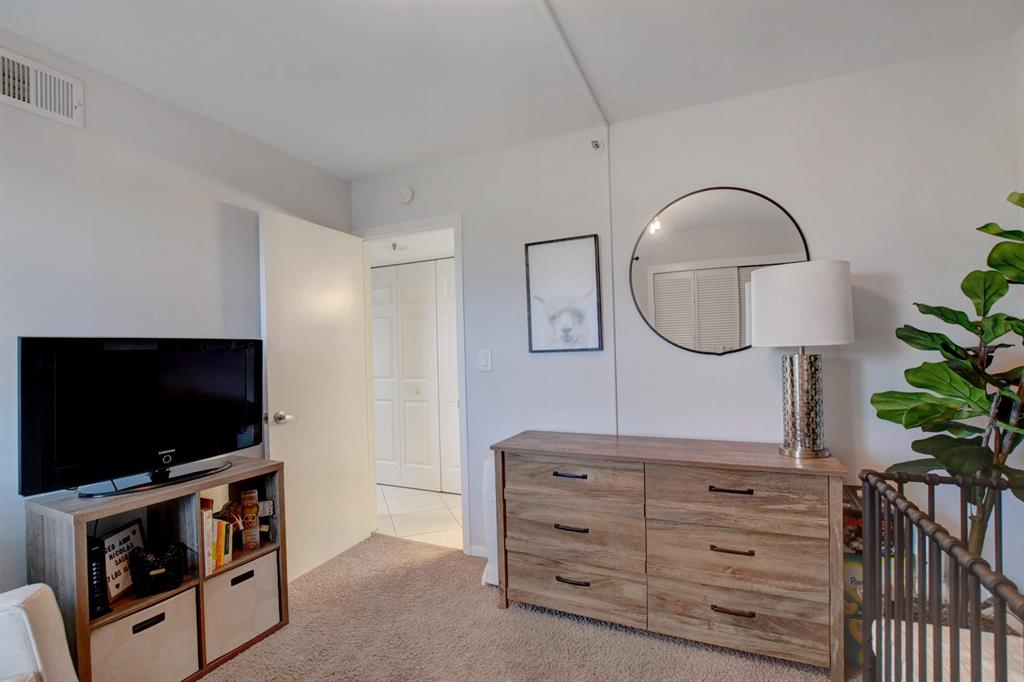 CLUB ROYALE CONDO - Residential