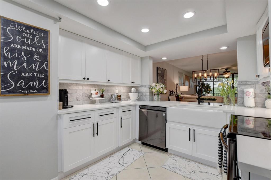 CLUB ROYALE CONDO - Residential