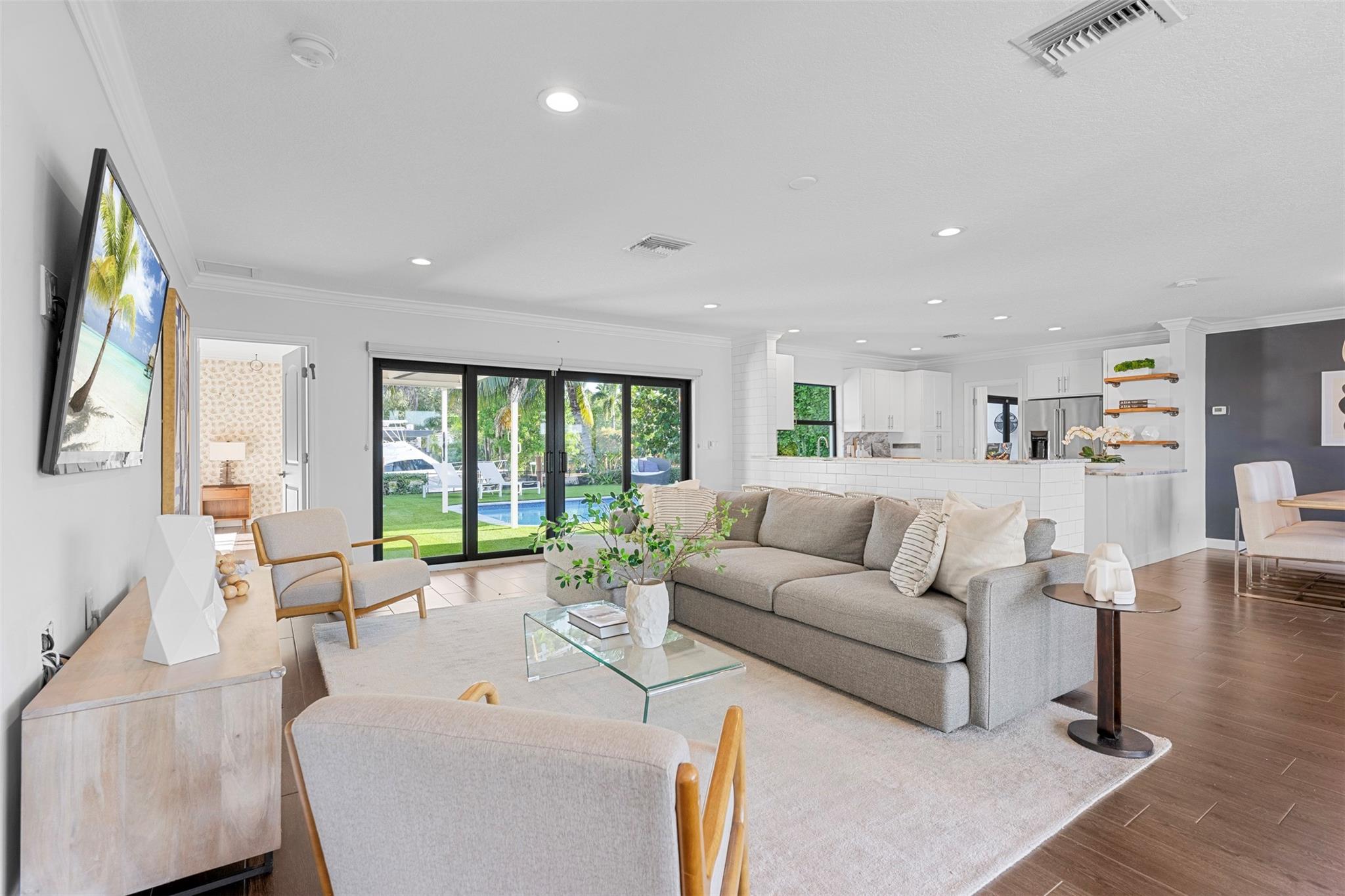 1304 Orange Isle
