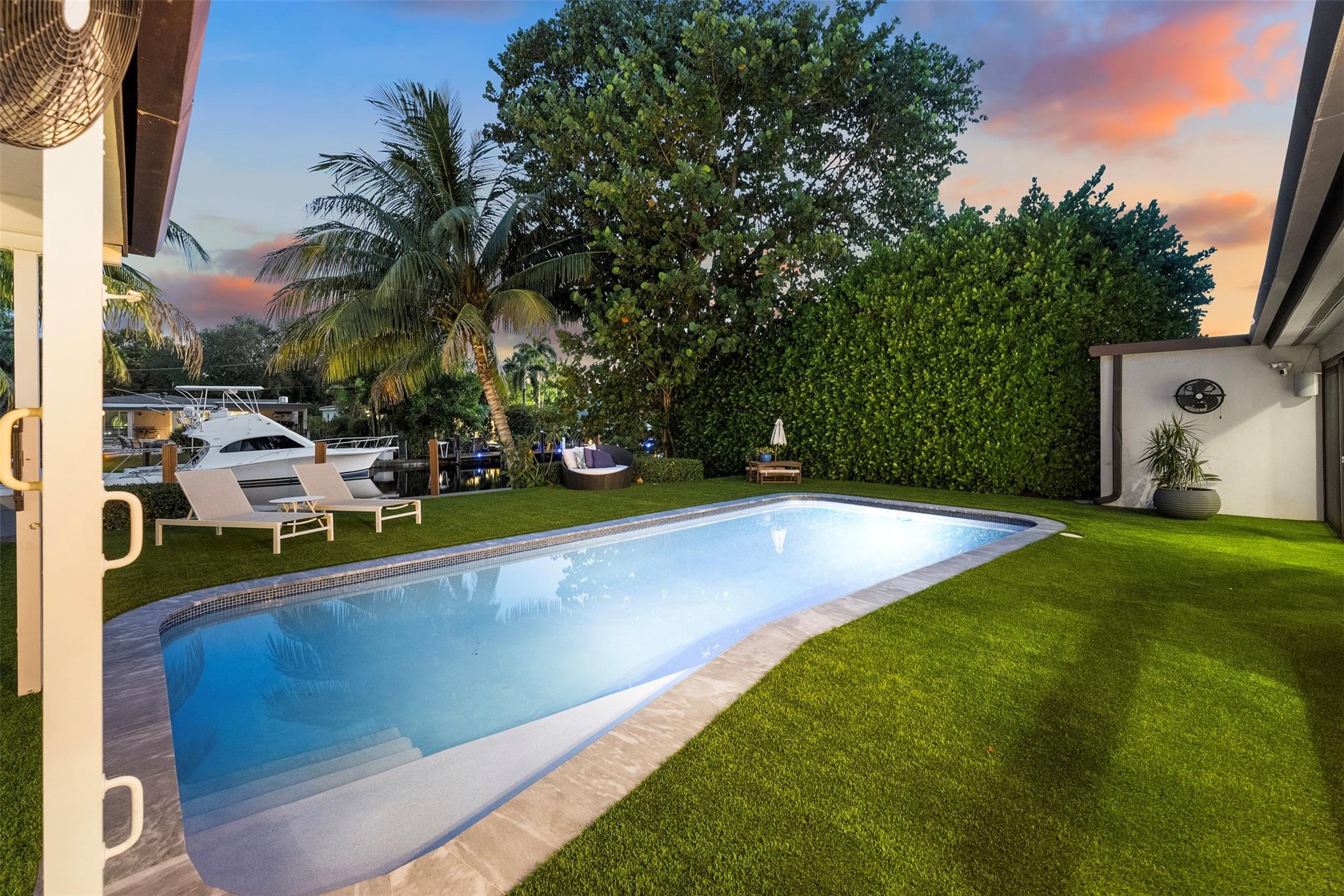 1304 Orange Isle