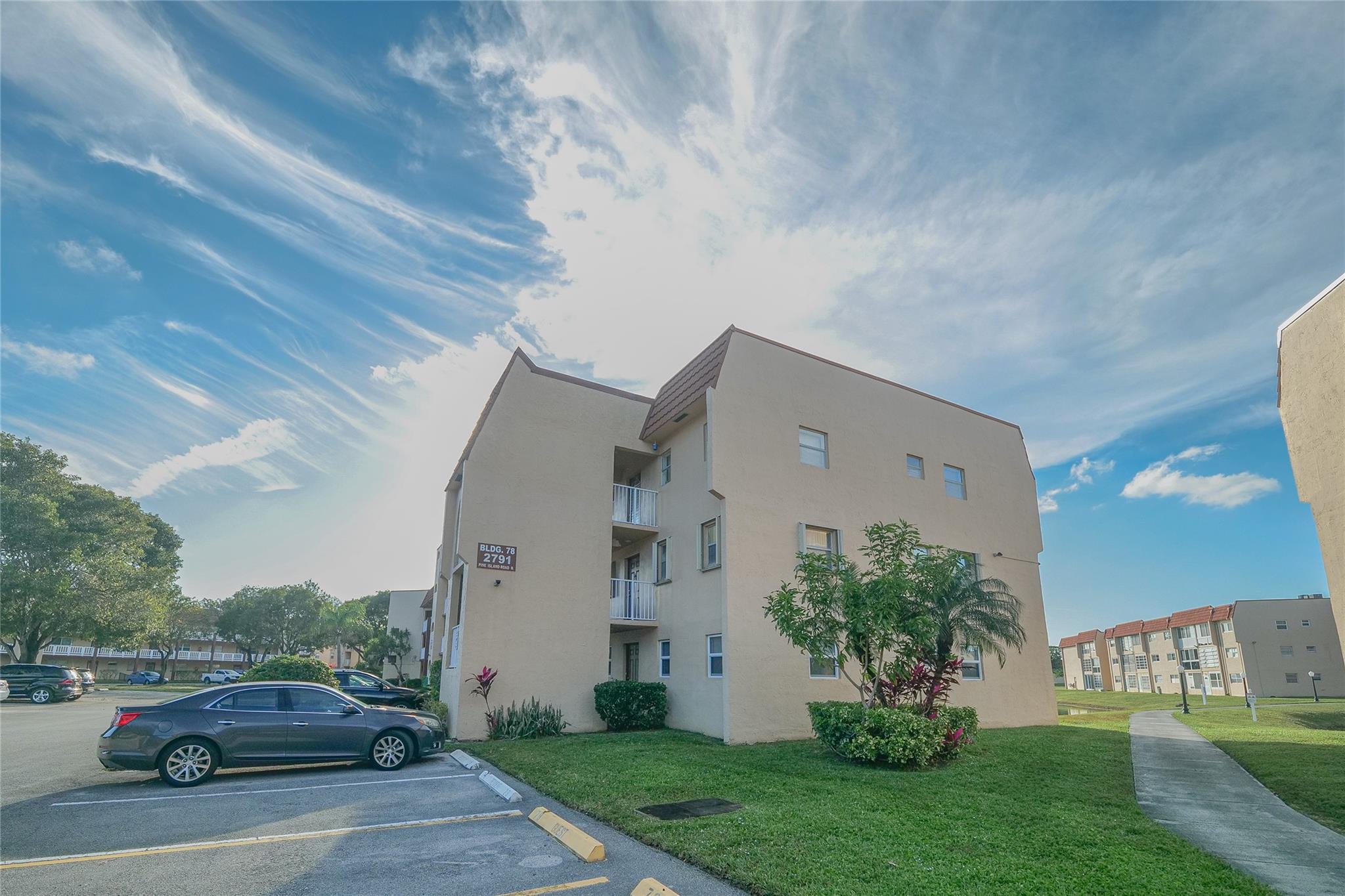 Sunrise Lakes - Residential