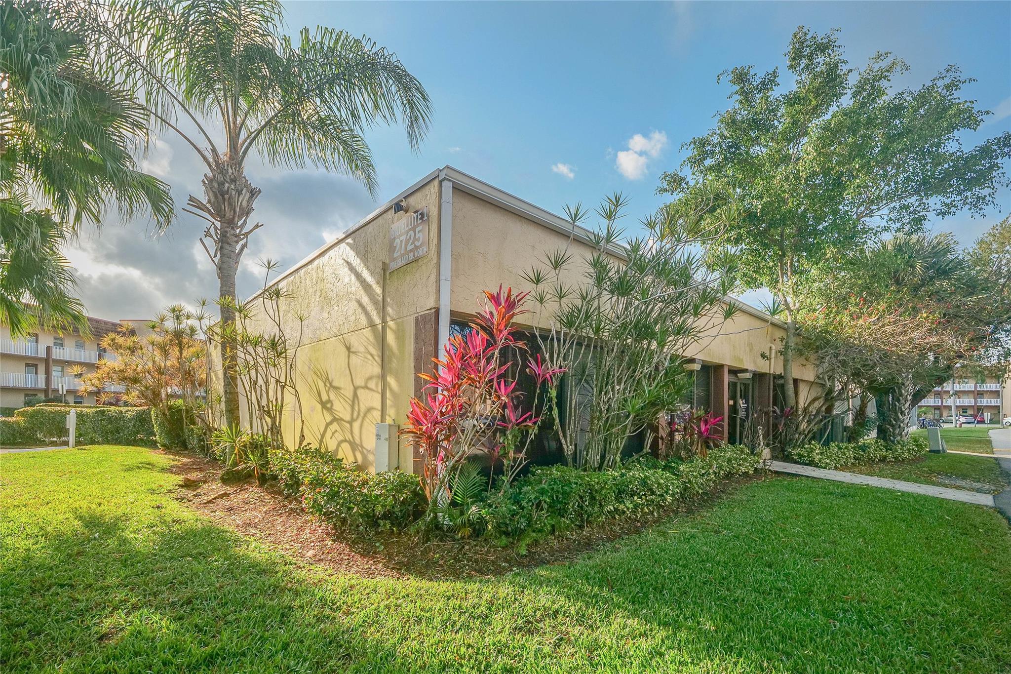 Sunrise Lakes - Residential