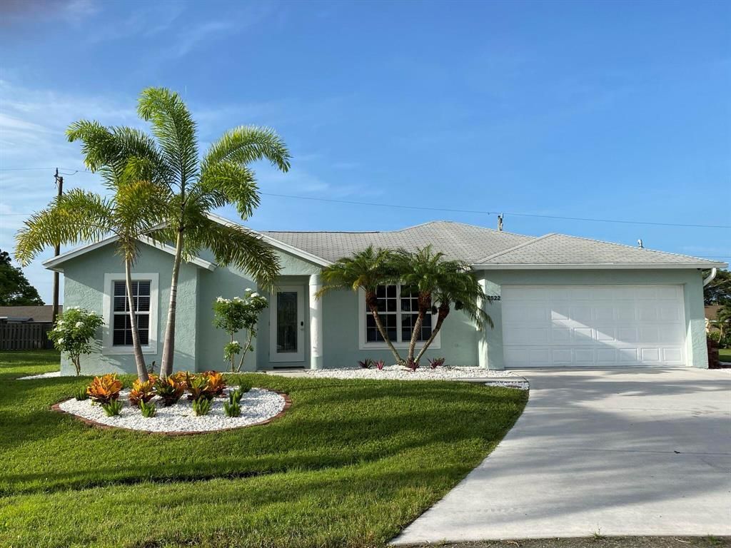 Photo of 2522 SE Hilltop Court Ct, Port Saint Lucie, FL 34952 (MLS # R10810492)