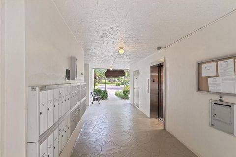 Condominium in Davie FL 9470 Poinciana Pl Pl 21.jpg