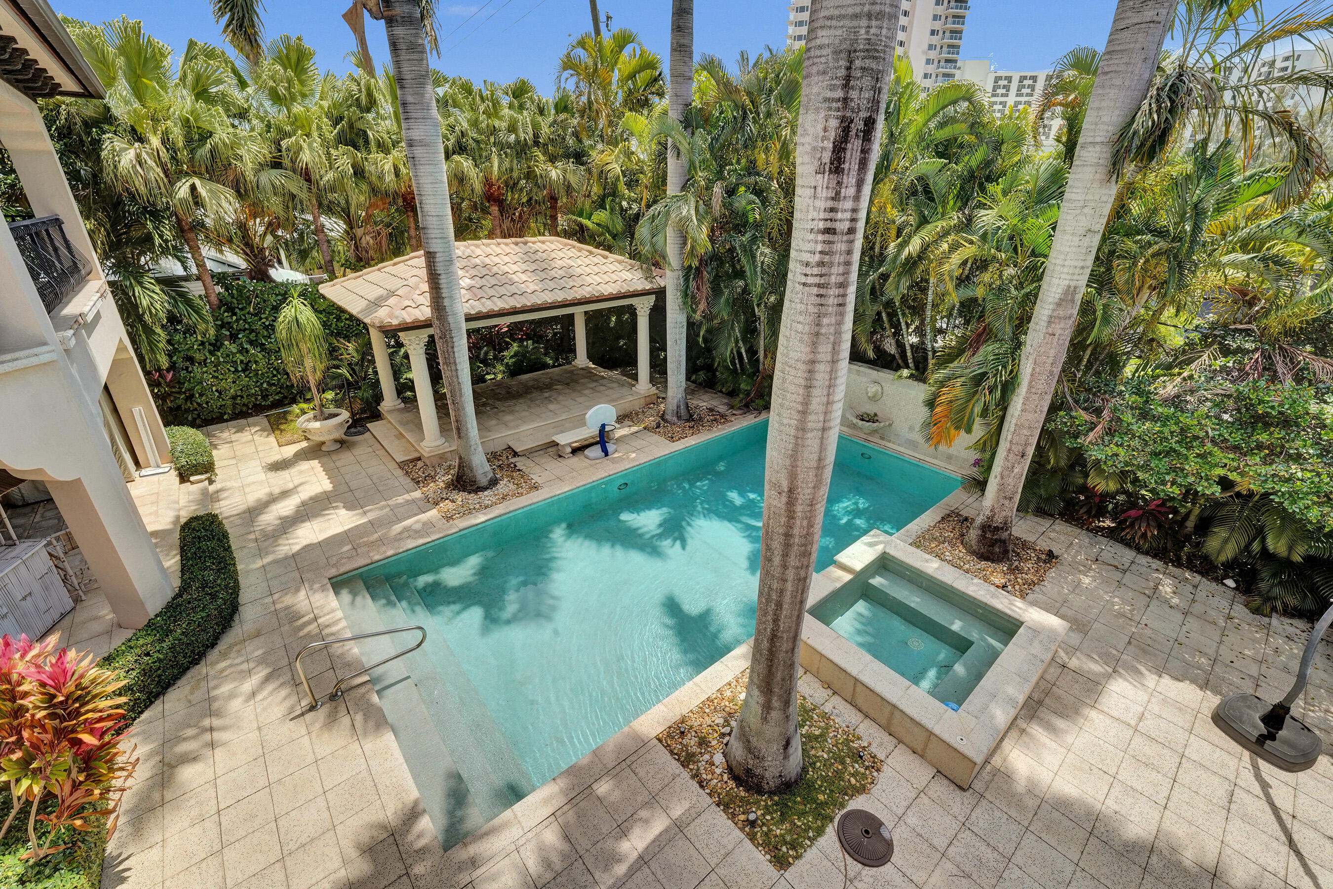 HARBOR BEACH - Residential