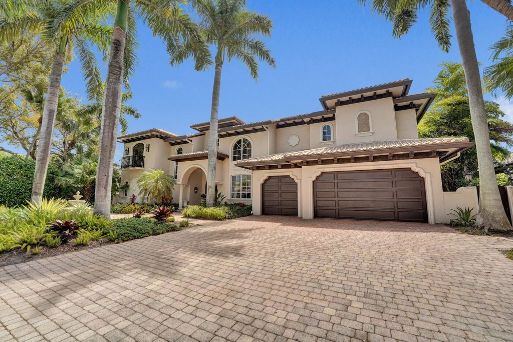 Photo of 1212 E Lake Drive, Fort Lauderdale, FL 33316 (MLS # B26029395)