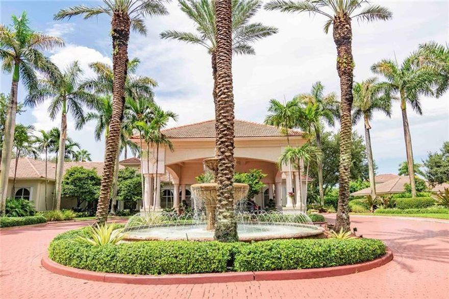 WELCOME TO THIS BEAUTIFUL TOWNHOUSE IN THE WONDERFUL COMMUNITY OF WALNUT CREEK. 3 BEDROOMS AND 3 FULL BATHROOMS, PLUS A LOFT.CLOSE ALL ALL SHOPS