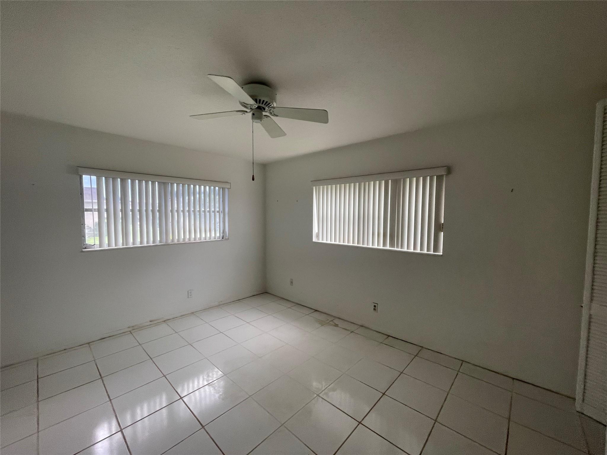 CRESTHAVEN VILLAS 22 COND - Residential