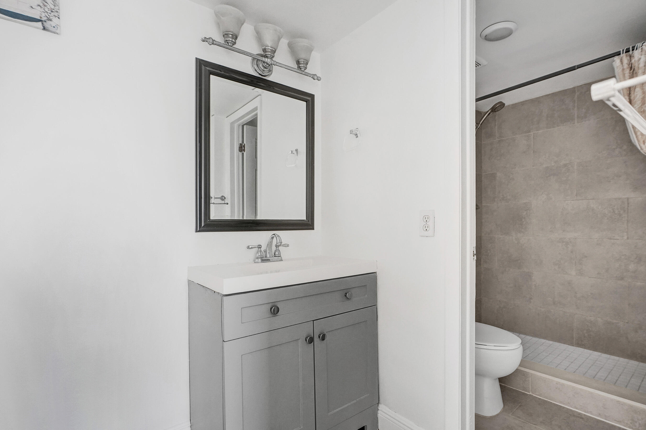 NORTH BAY VILLAS CONDO - Residential Lease